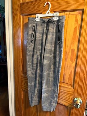 Old Navy Boys Camo Stretch Jogger Pants Size L (10-12)